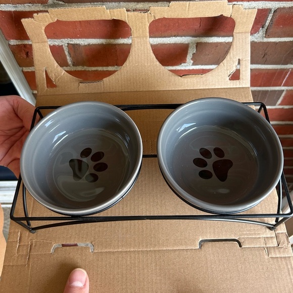 ✨BNWT - Small Pet Bowls with Heighten Metal Stand - 15 Ounces - Grey✨ - Picture 7 of 8